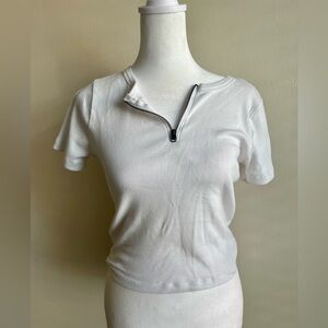 Hollister White Ribbed Half-Zip Short Sleeve Top – Women’s Medium